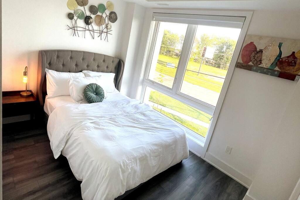 Exquisite, Bright & Modern Condo. Niagara Falls Exterior photo